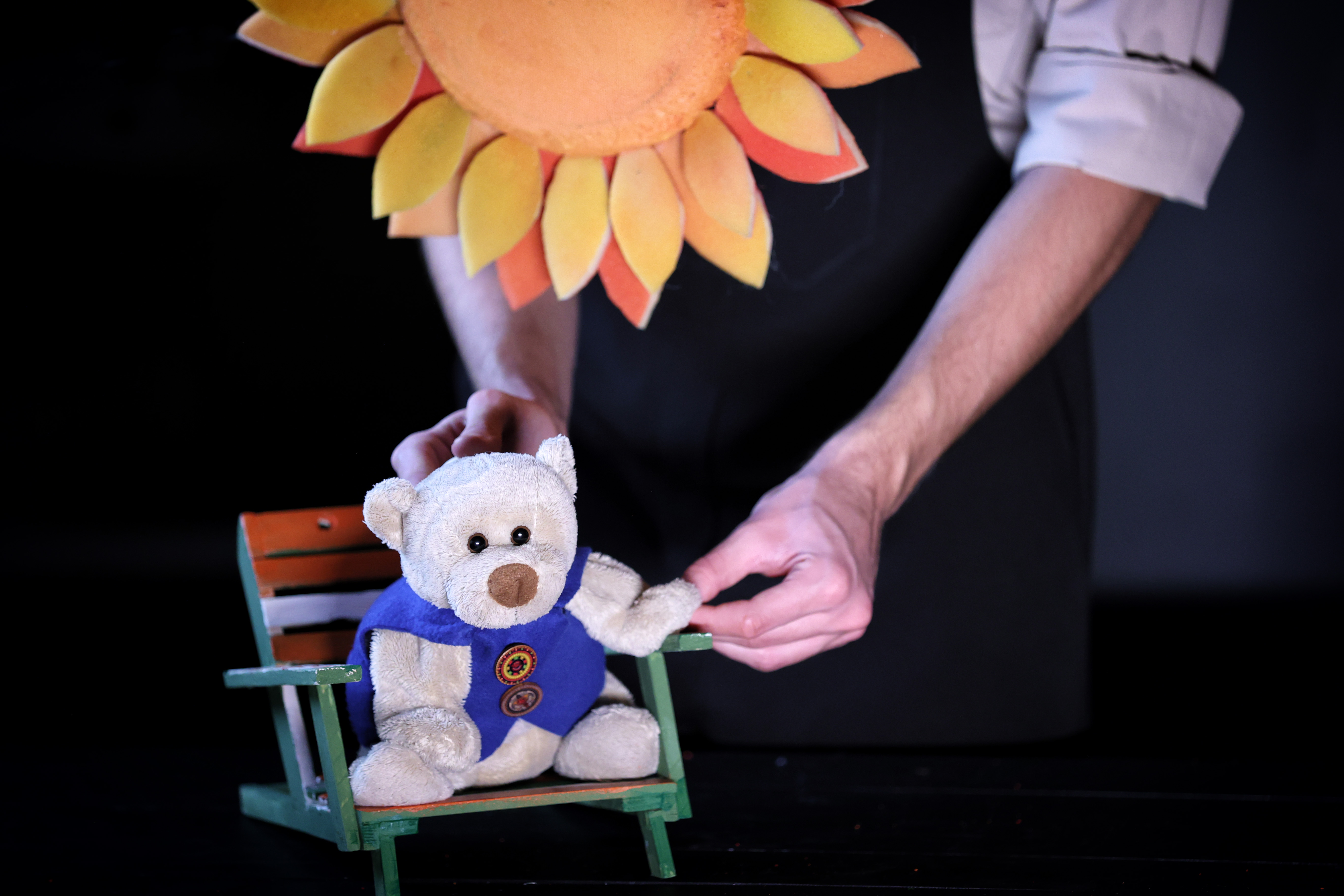 ”Poveste de pluș” - povestea primei jucării preferate  la GULLIVER - Teatrul Familiei Tale